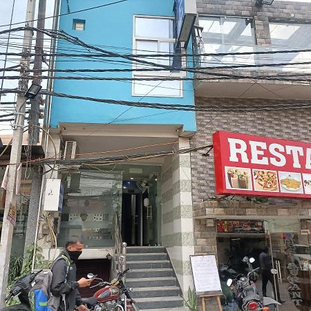 Airport Hotel Breeze New Delhi Exterior photo